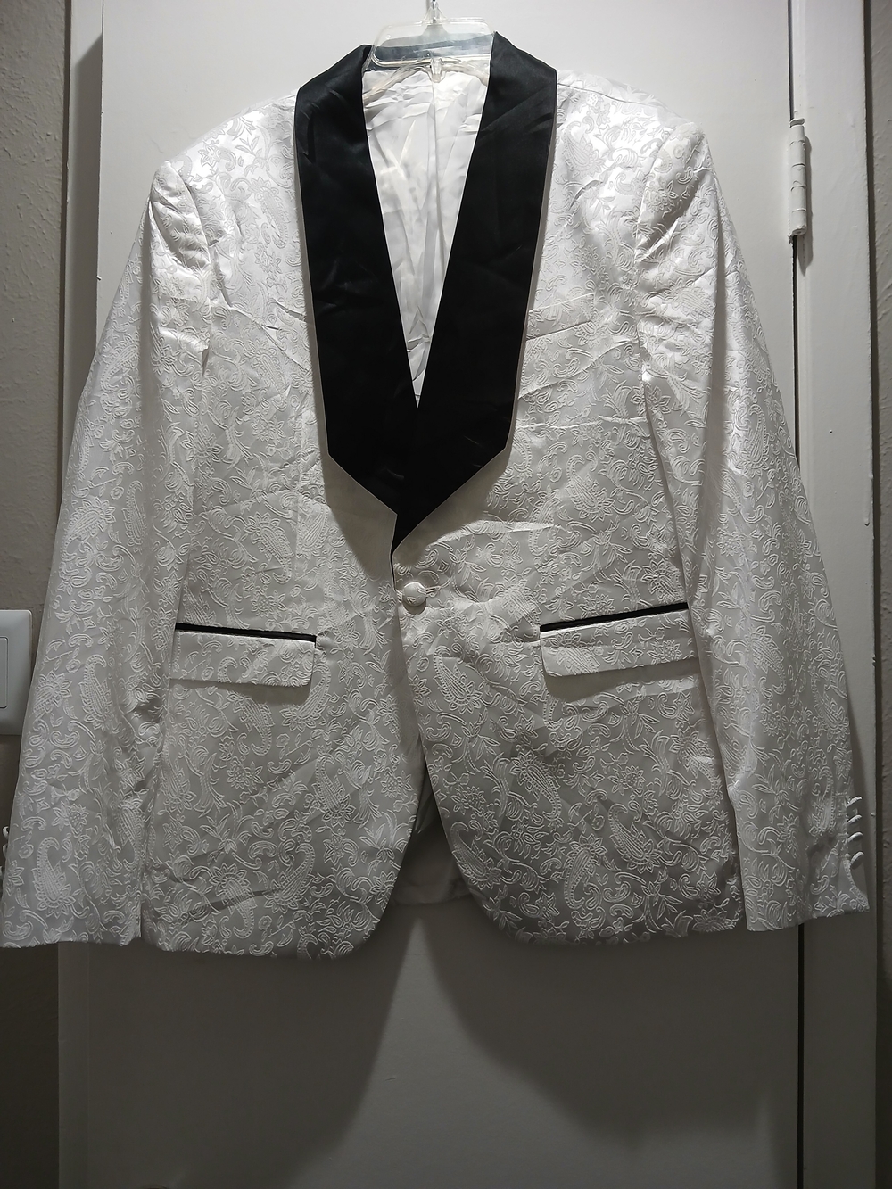 White Floral Jacquard Tuxedo Jacket with Black Satin Shawl Collar